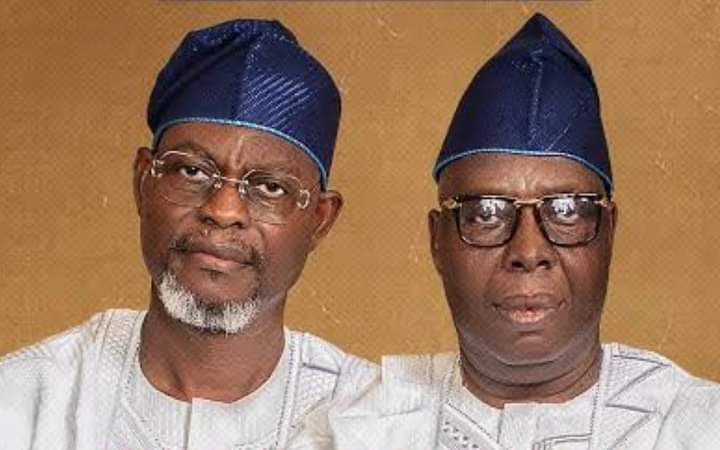 Dr Taiwo Afolabi (left) and his late twin brother, Kenny Afolabi