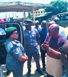 ACG Modupe Aremu being received to Ikorodu Customs Warehouse by Acting Chairman of ANLCA, Chief Martins Ikechukwu on Wednesday
